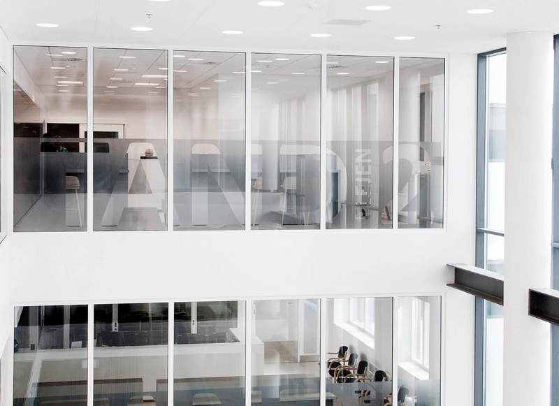 Glasvægge i atrium