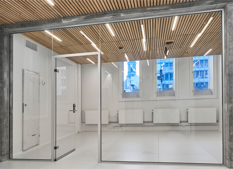TP Lite full glass wall